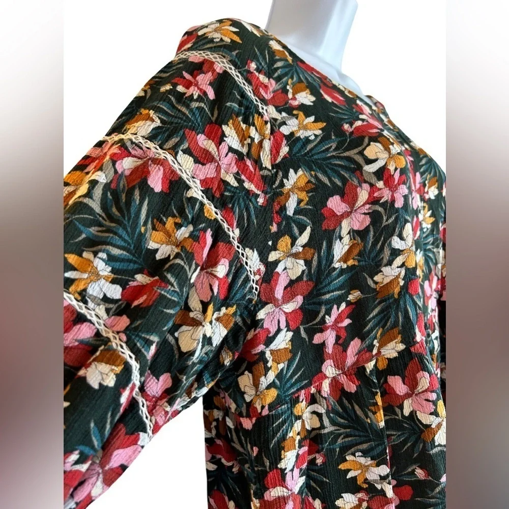 WILLOW & ROOT FLORAL WOVEN TOP - Picture 5 of 5